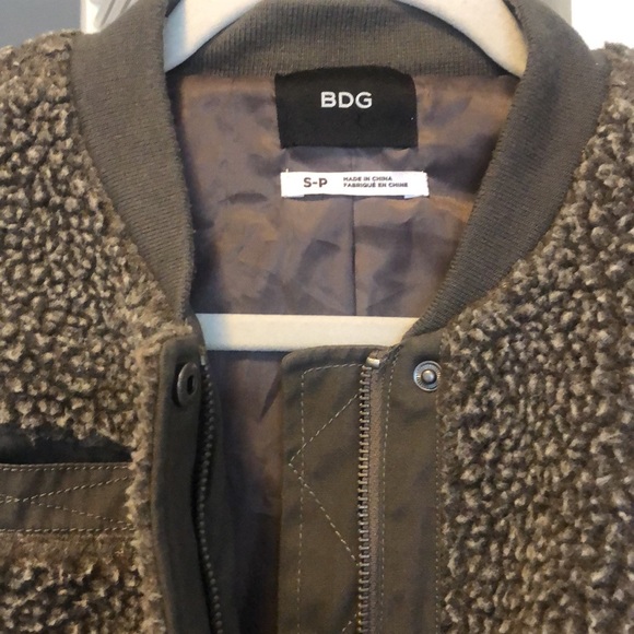 UP Sherpa Jacket - Picture 3 of 3